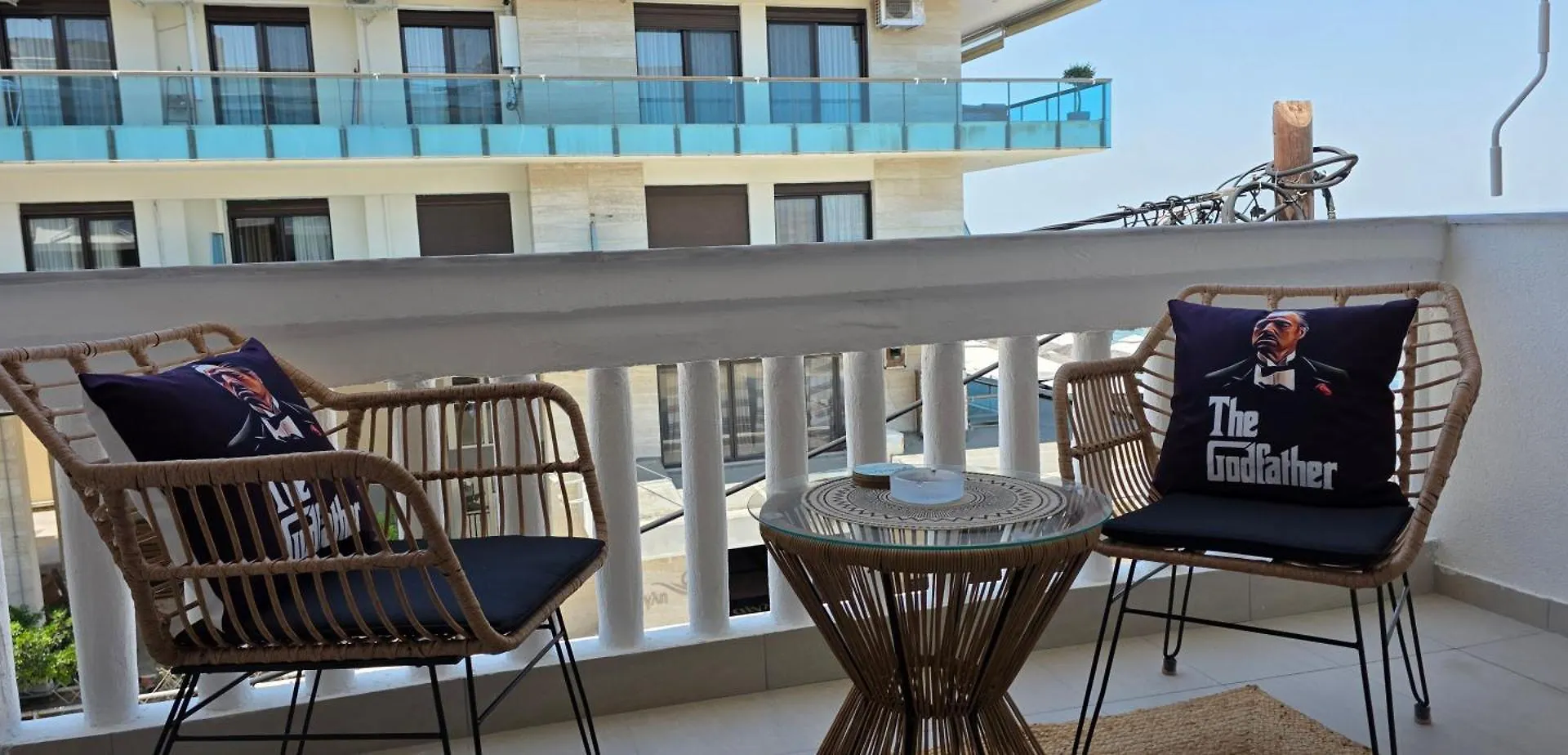 Marlon Brando SEA VIEW studio Peraía